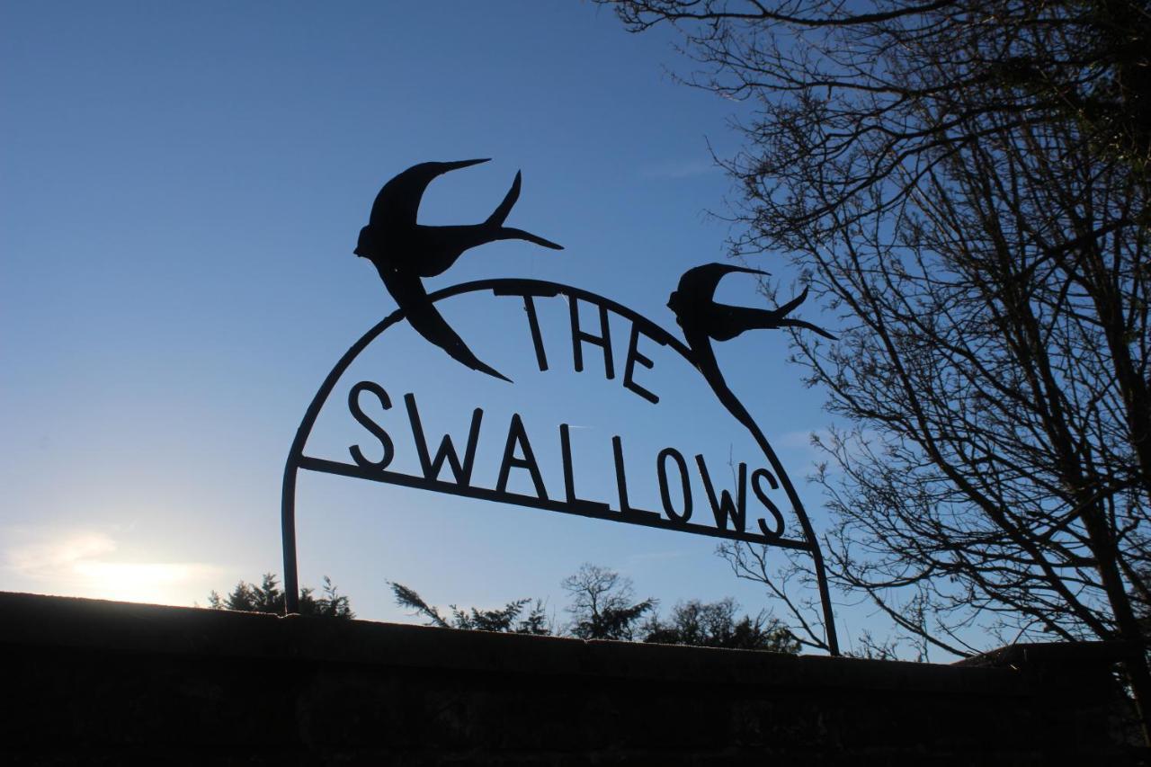 The Swallows Seend Kültér fotó